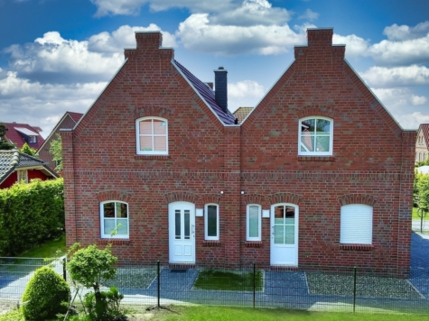 Neubau-Doppelhaus in Sackgassenlage von Uttum!, 26736 Krummhörn / Uttum, Doppelhaushälfte
