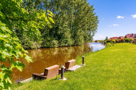 Exklusives Ferienhaus am Wasser | Neubau nahe Greetsiel, 26736 Krummhörn / Eilsum, Ferienhaus